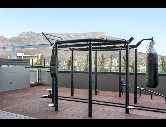 0.5 BEDROOM APARTMENT FOR SALE IN CAPE TOWN CITY CENTRE